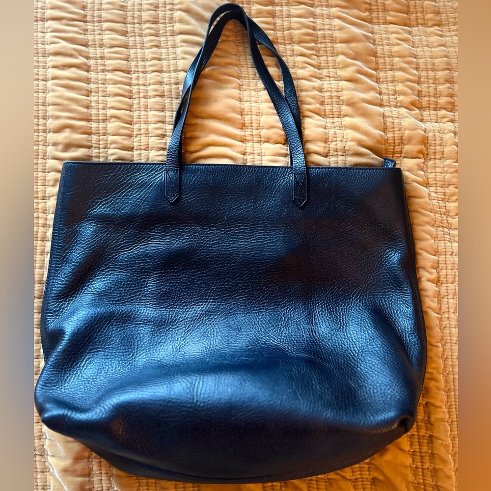 Madewell Extra Large Transport Tote with Zipper in Black Pebbled Leather